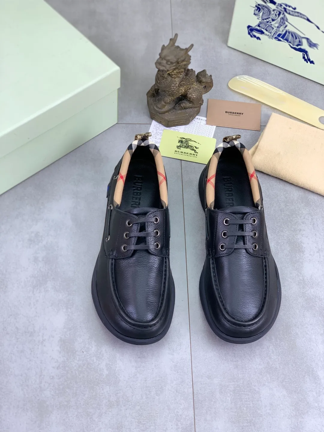Men's Men's Shoes 💰P700 💰【New Style】Top Version 🆘【Burberry】New Burberry Slippers Launched, Perfect Workmanship! 🔥Perfect shape and top quality🙈Non-slip and wear-resistant high-end rubber outsole👣Versatile and comfortable shoes, standard size: 39-45 (customized 38-46) 2️⃣colors available Top-quality packaging